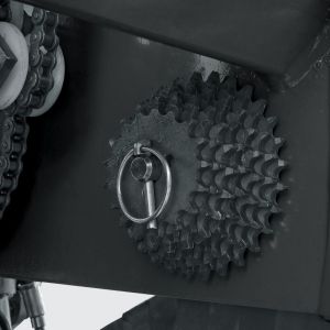 Gears to measure the distribution of fertilizer.