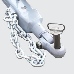 Safety chain that provides greater safety during work and tranport. 