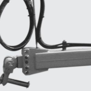 Adjustable hitch bar with rod to reduce the effort in the bar. 