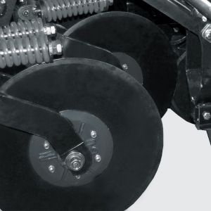 Mismatched cutter disc of 20” with independent height adjustment. Optional: cutter disc of 22”.