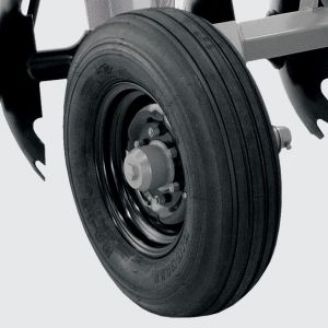 Single ground wheel: Tyre 600x16 for CRSG from 12 to 16 blades.Tyre 750x16 for CRSG from 18 to 28 blades.