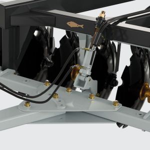 Displacement adjustment system through hitch beam.